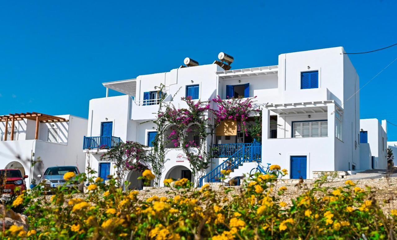 Beachfront Bocamviglies Rooms - Naoussa Bespoke View Exterior photo