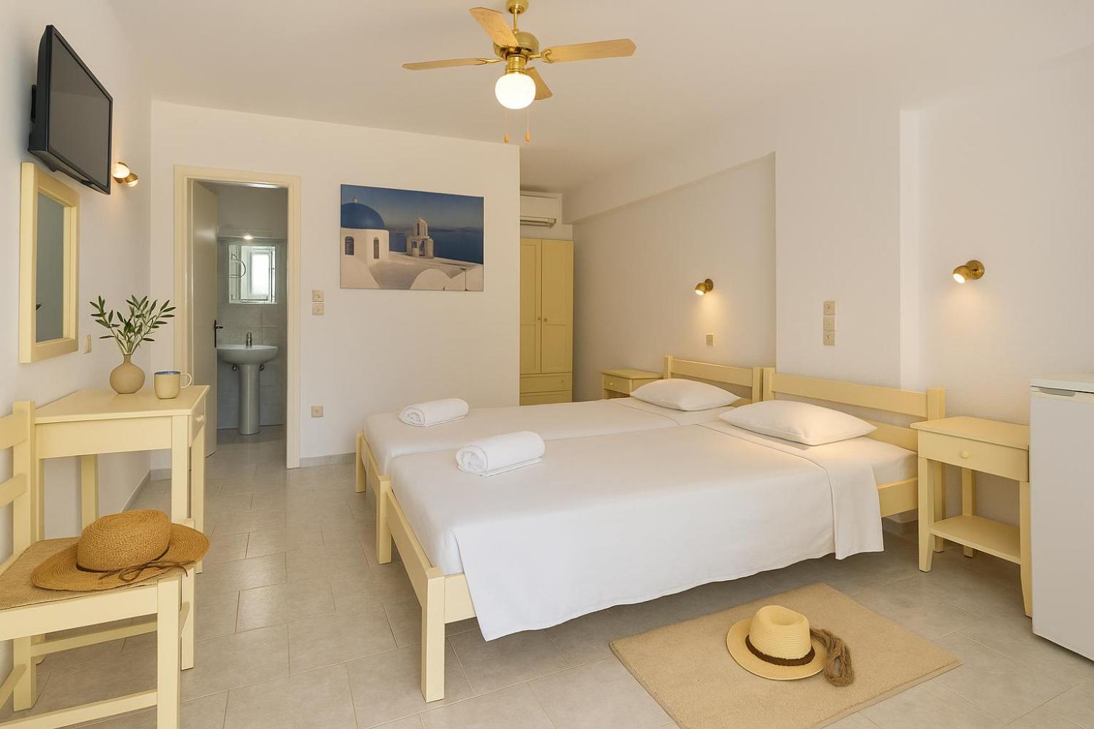 Beachfront Bocamviglies Rooms - Naoussa Bespoke View Exterior photo